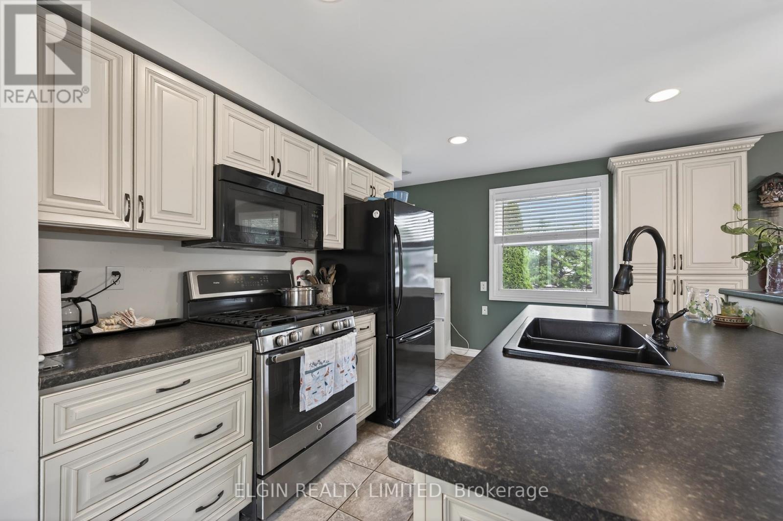 30 Erinlea Drive, St. Thomas, Ontario  N5R 5N8 - Photo 14 - X13449986