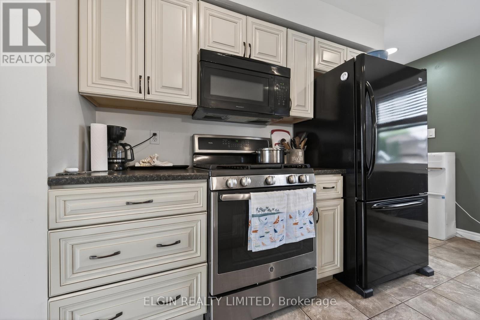 30 Erinlea Drive, St. Thomas, Ontario  N5R 5N8 - Photo 18 - X13449986