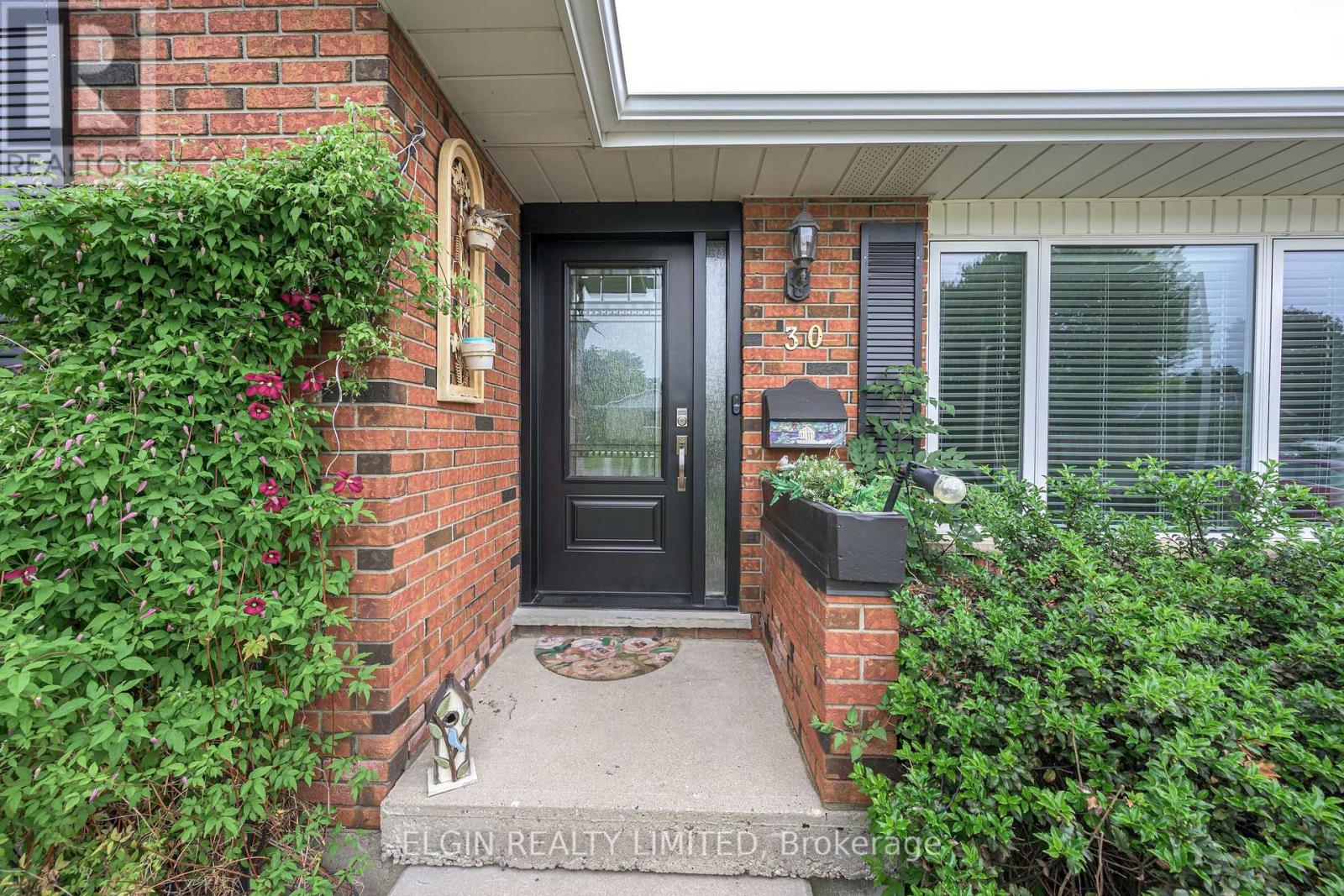 30 Erinlea Drive, St. Thomas, Ontario  N5R 5N8 - Photo 3 - X13449986