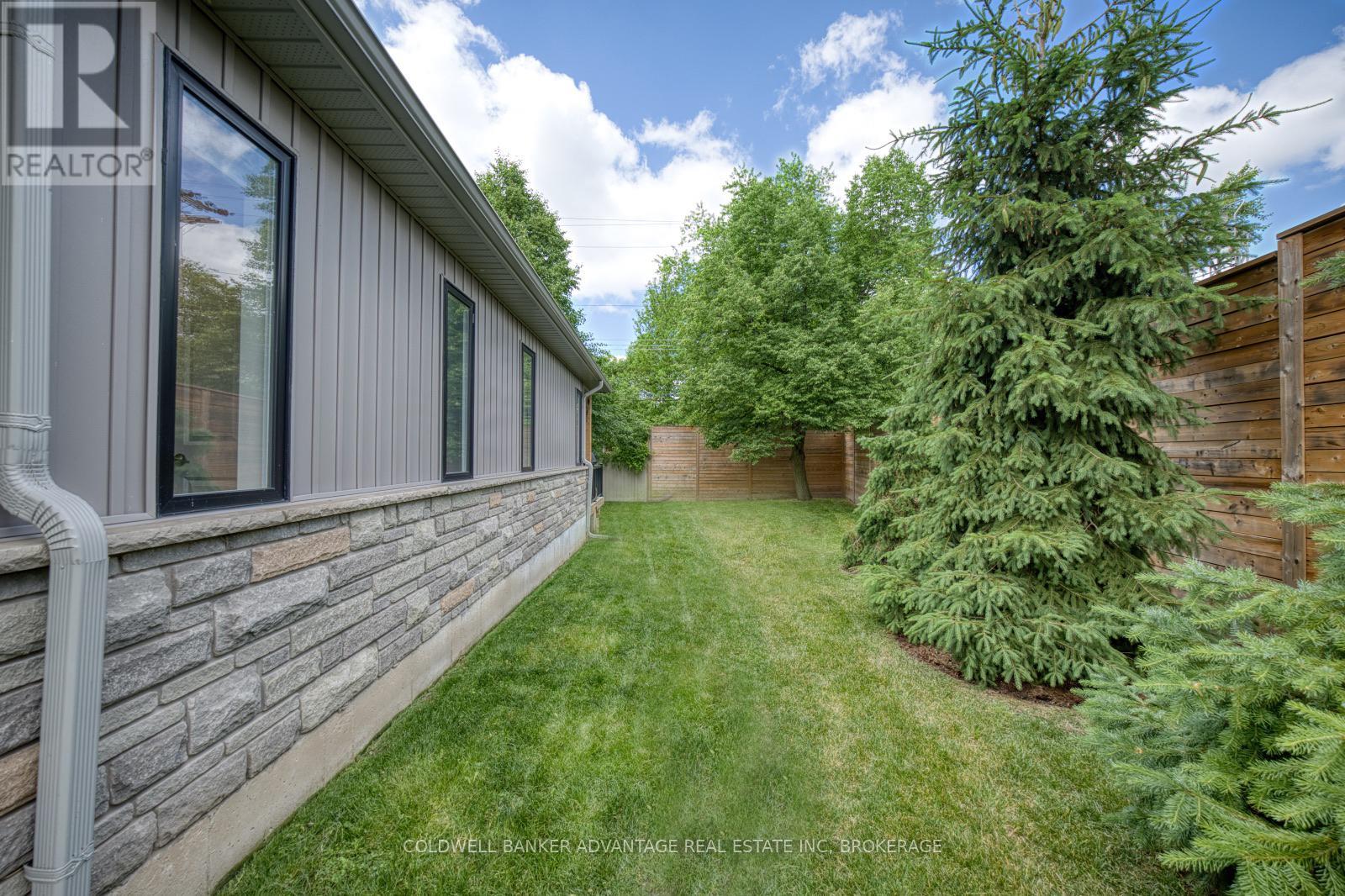 1 Borden Trail, Welland, Ontario L3C 0H1 - Photo 4 - X13450088