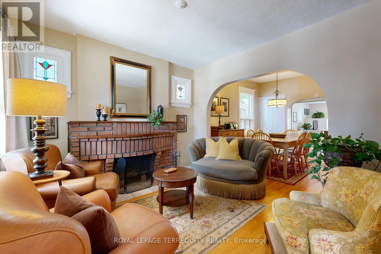 92 EILEEN AVENUE, Toronto, Ontario