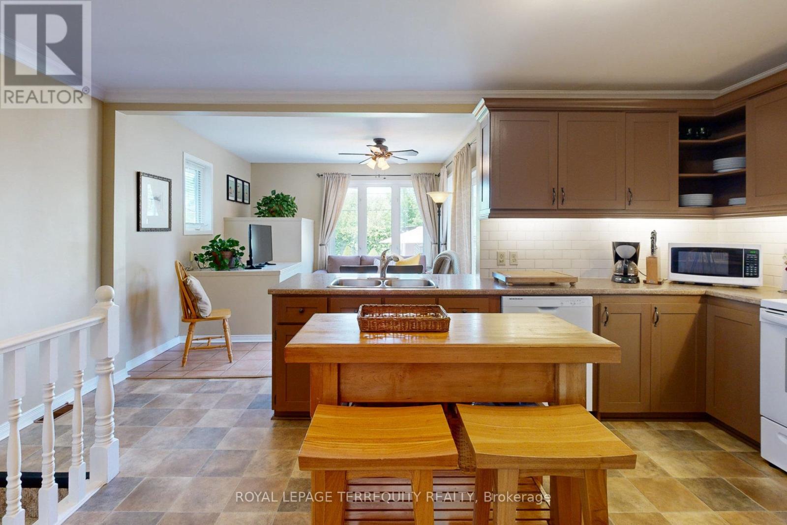 92 Eileen Avenue, Toronto, Ontario  M6N 1V4 - Photo 15 - W13449598
