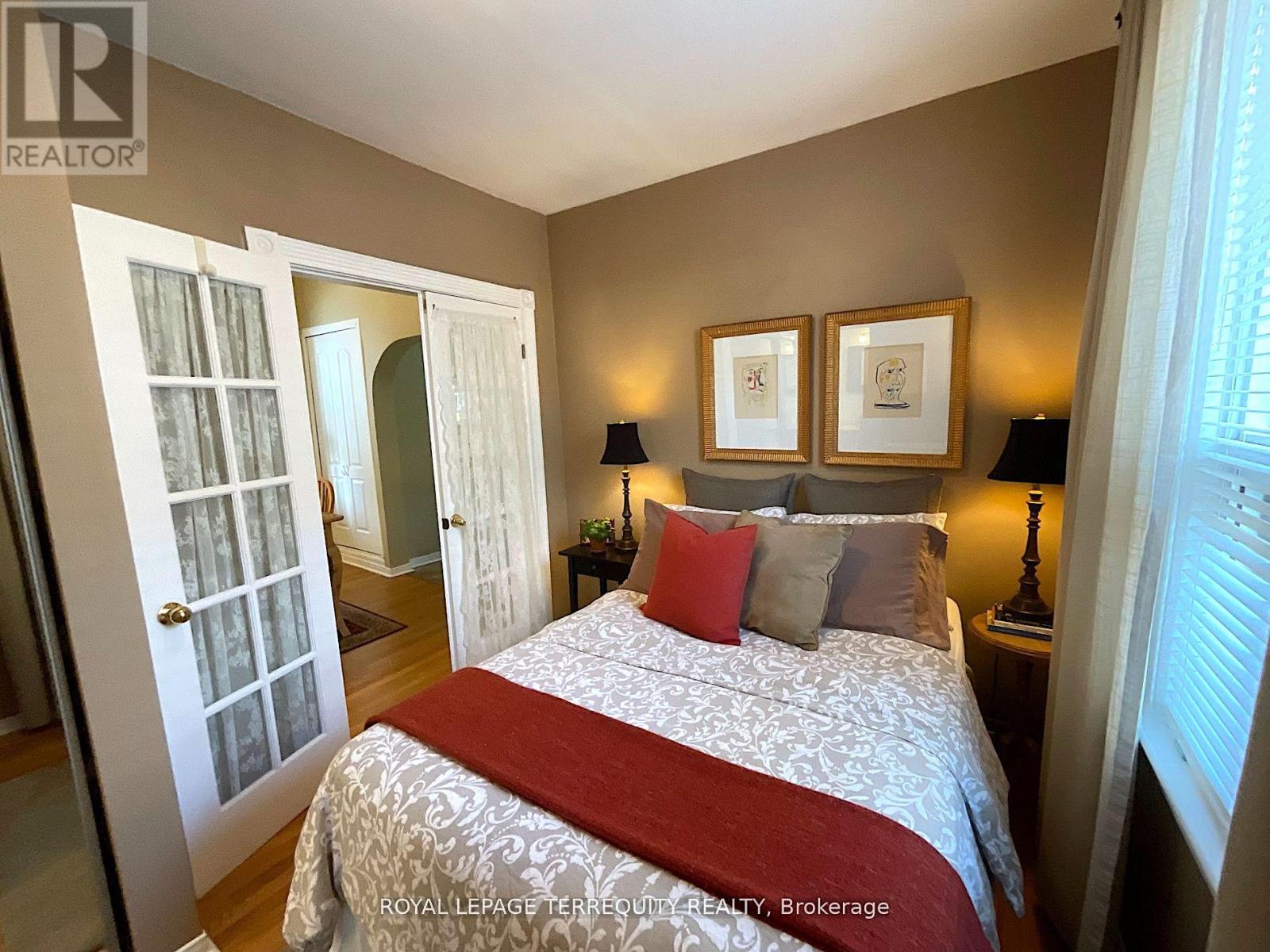 92 Eileen Avenue, Toronto, Ontario  M6N 1V4 - Photo 8 - W13449598
