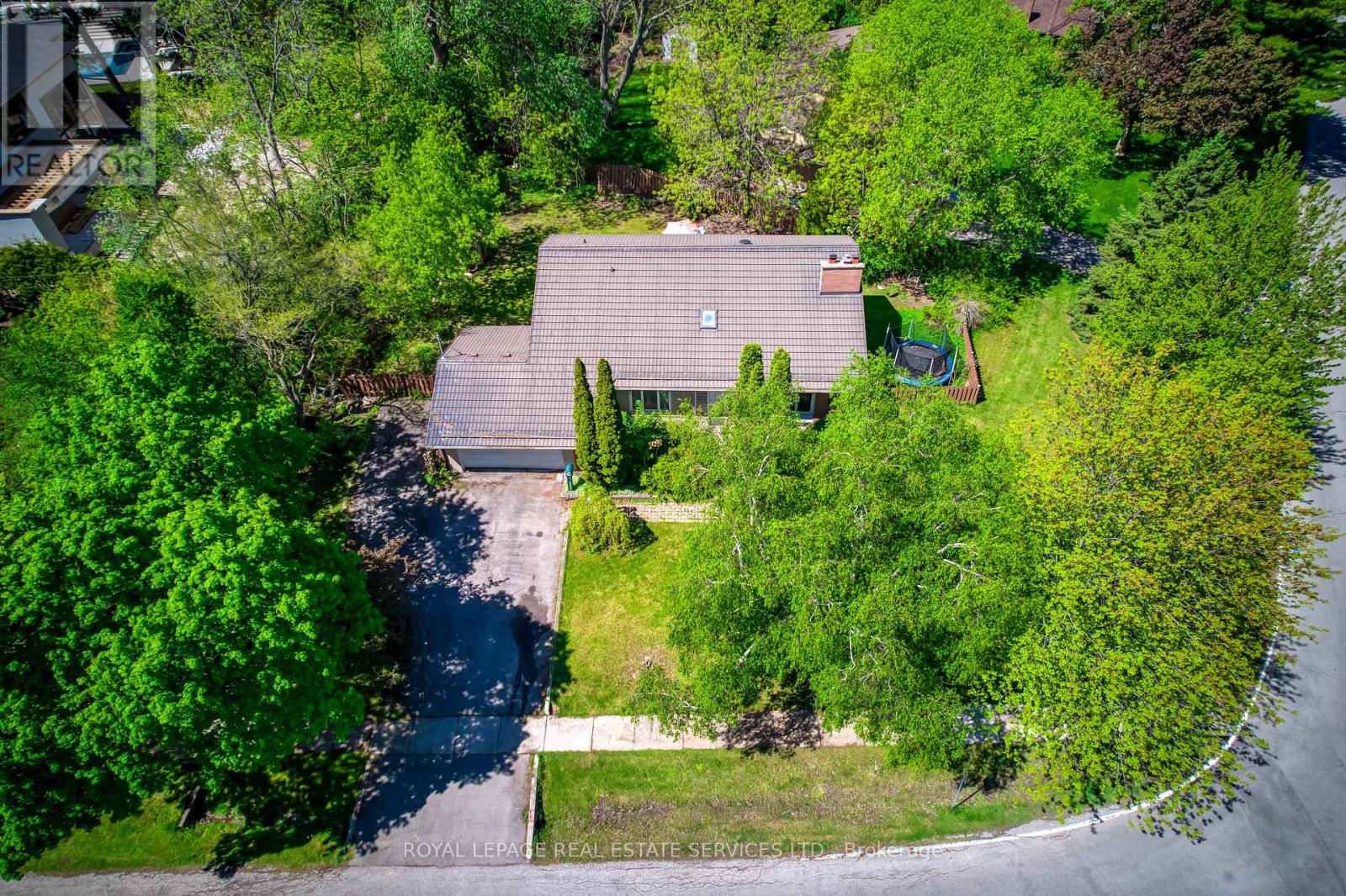 220 Woodhaven Park Drive, Oakville, Ontario  L6L 4K8 - Photo 4 - W13449632