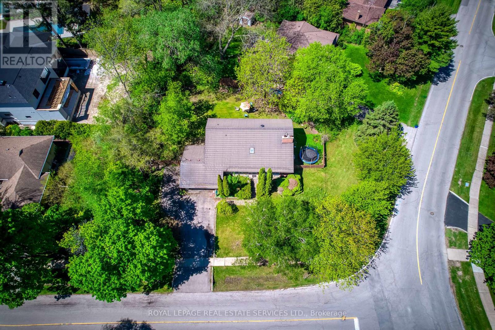 220 Woodhaven Park Drive, Oakville, Ontario  L6L 4K8 - Photo 5 - W13449632