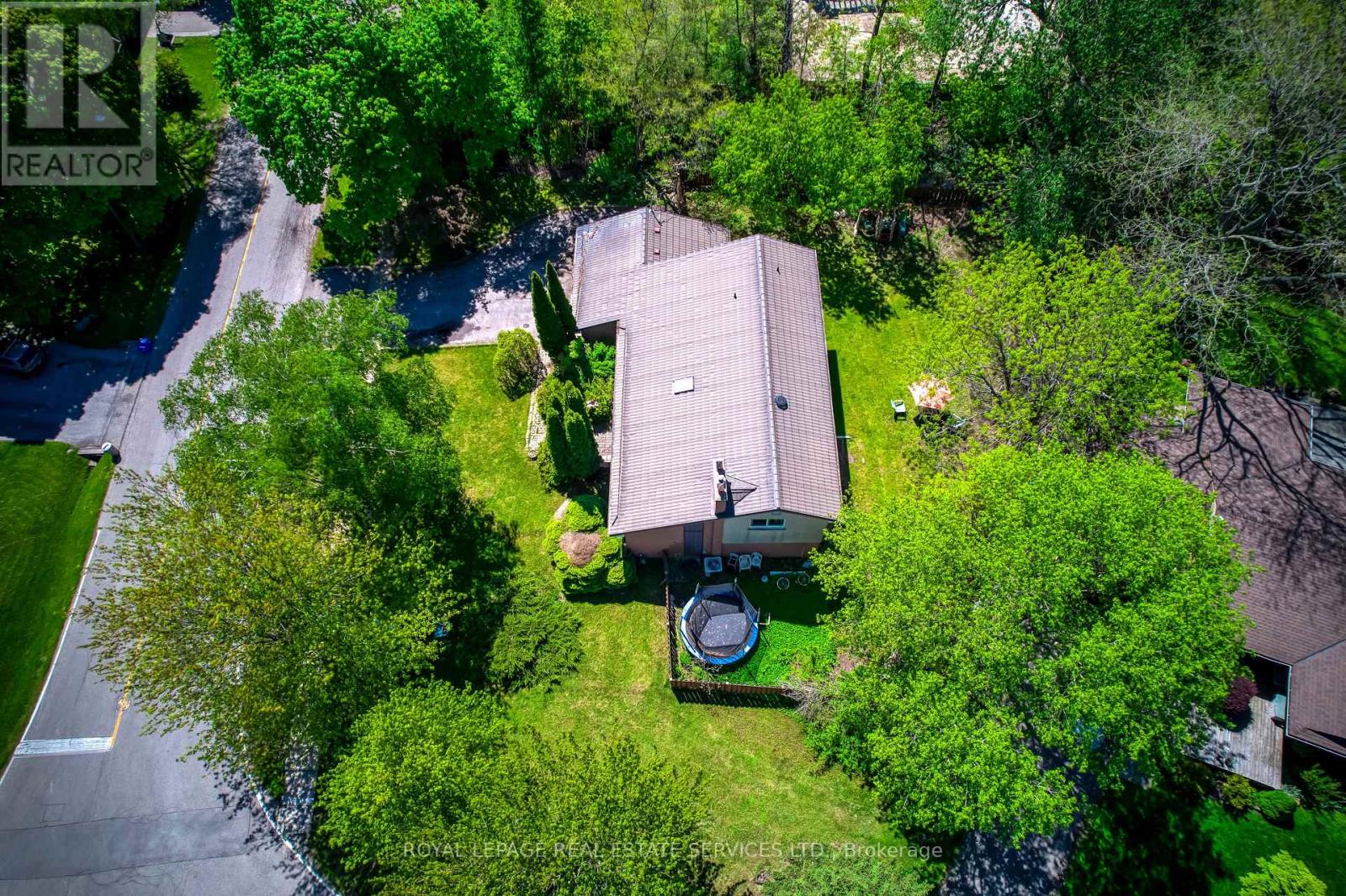 220 Woodhaven Park Drive, Oakville, Ontario  L6L 4K8 - Photo 6 - W13449632