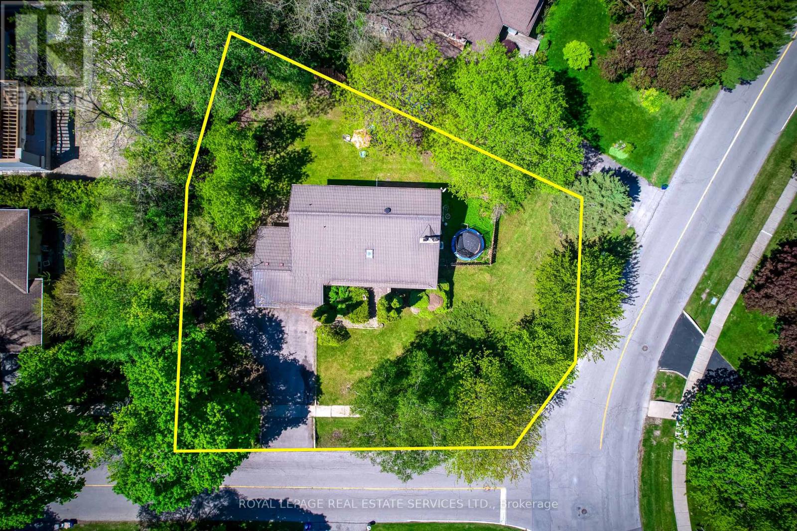 220 Woodhaven Park Drive, Oakville, Ontario  L6L 4K8 - Photo 8 - W13449632