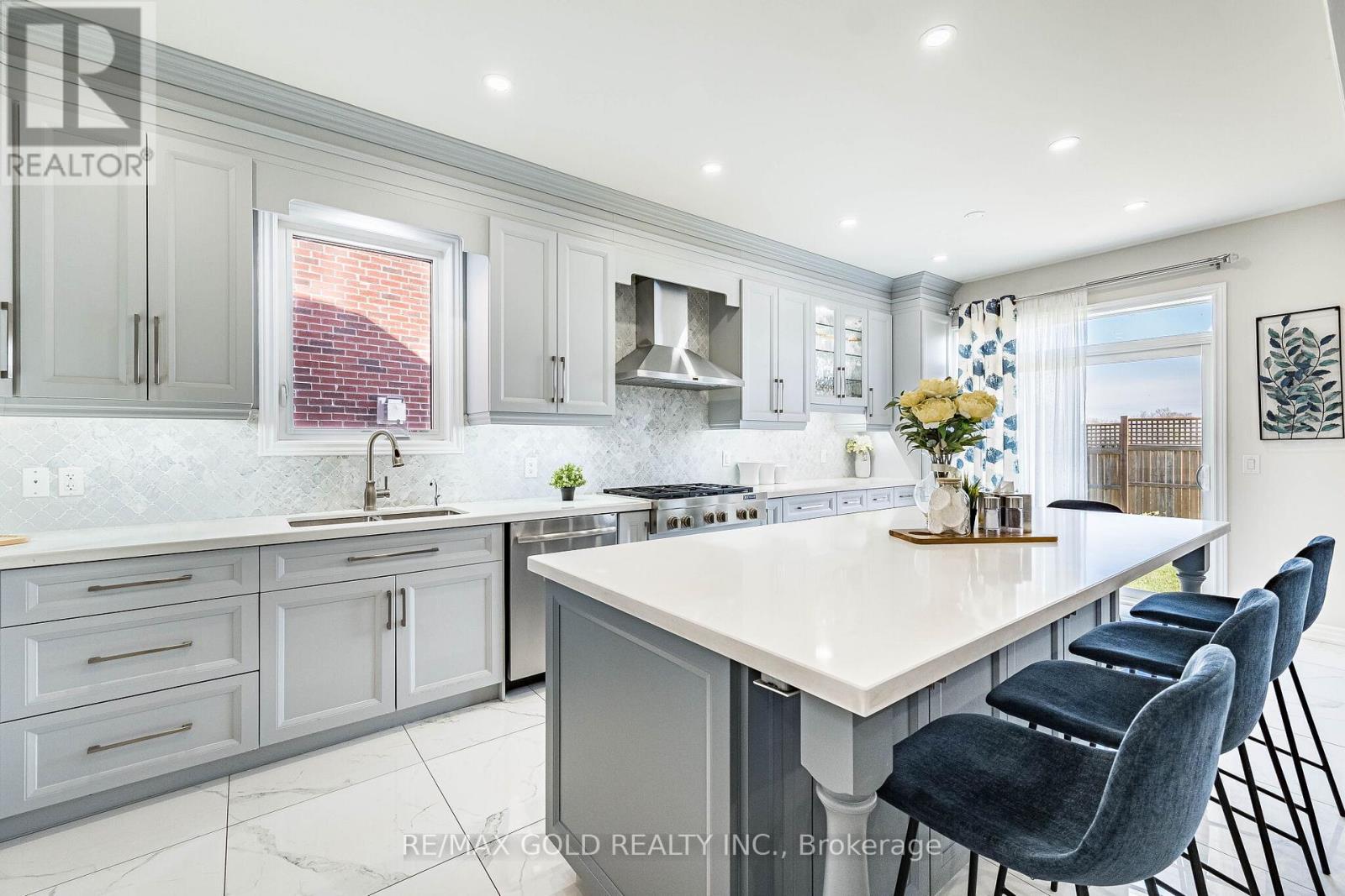 129 Bonnieglen Farm Boulevard, Caledon, Ontario  L7C 4B9 - Photo 13 - W13449720
