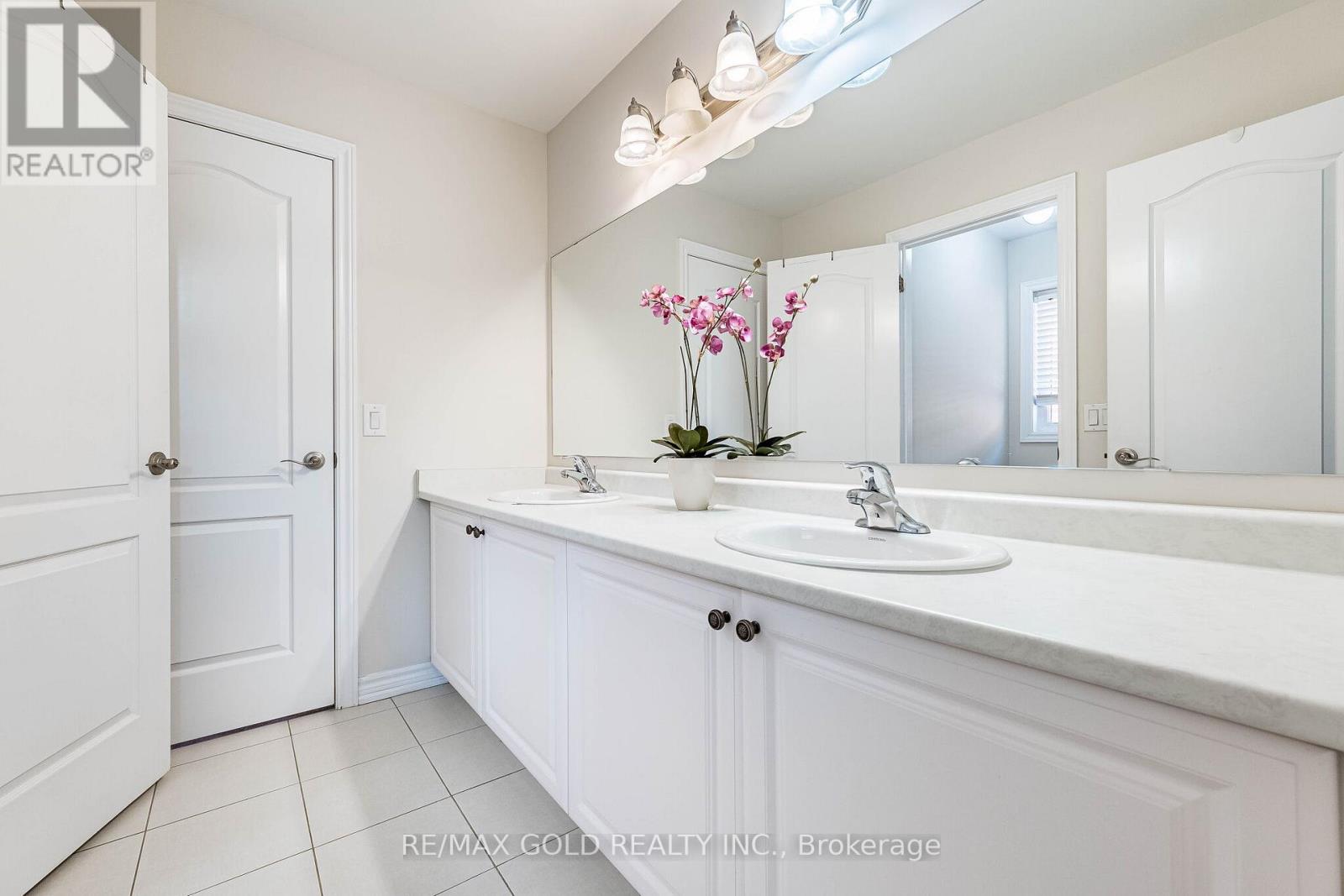 129 Bonnieglen Farm Boulevard, Caledon, Ontario  L7C 4B9 - Photo 29 - W13449720
