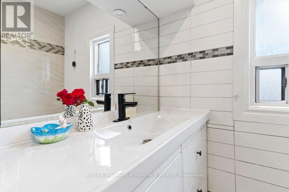 203 Blackthorn Avenue, Toronto, Ontario  M6N 3H7 - Photo 26 - W13449774