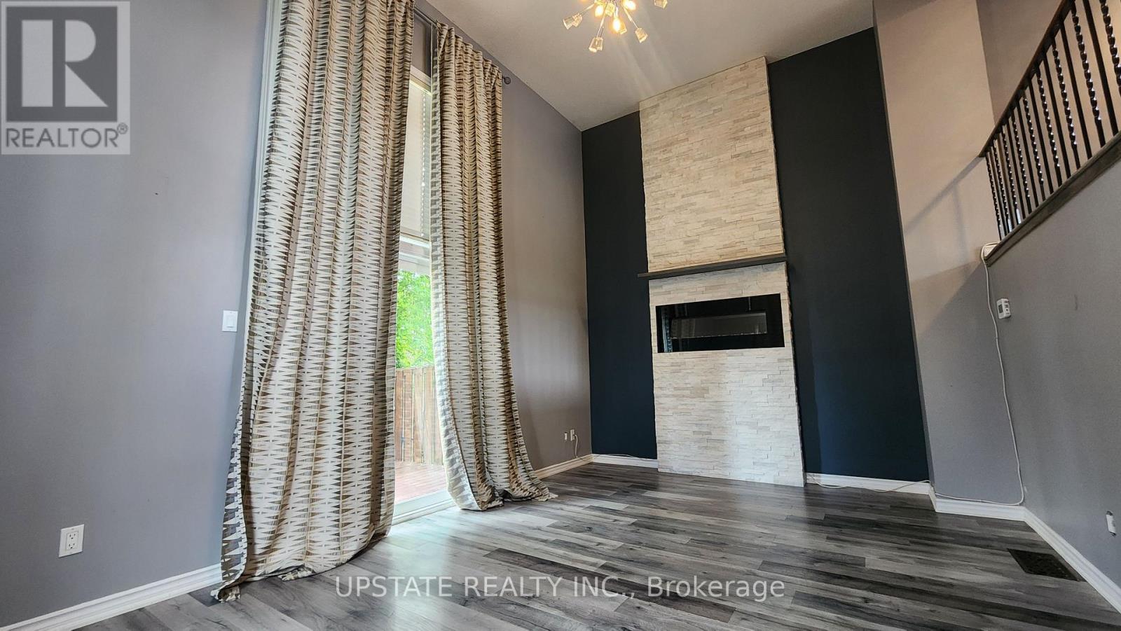 217 Kingswood Drive, Brampton, Ontario  L6V 3B2 - Photo 2 - W13449832