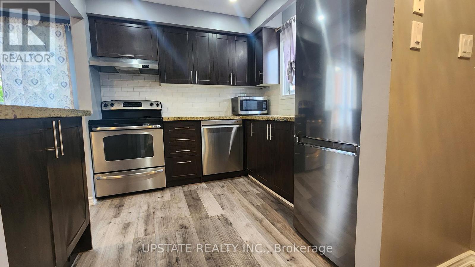 217 Kingswood Drive, Brampton, Ontario  L6V 3B2 - Photo 8 - W13449832