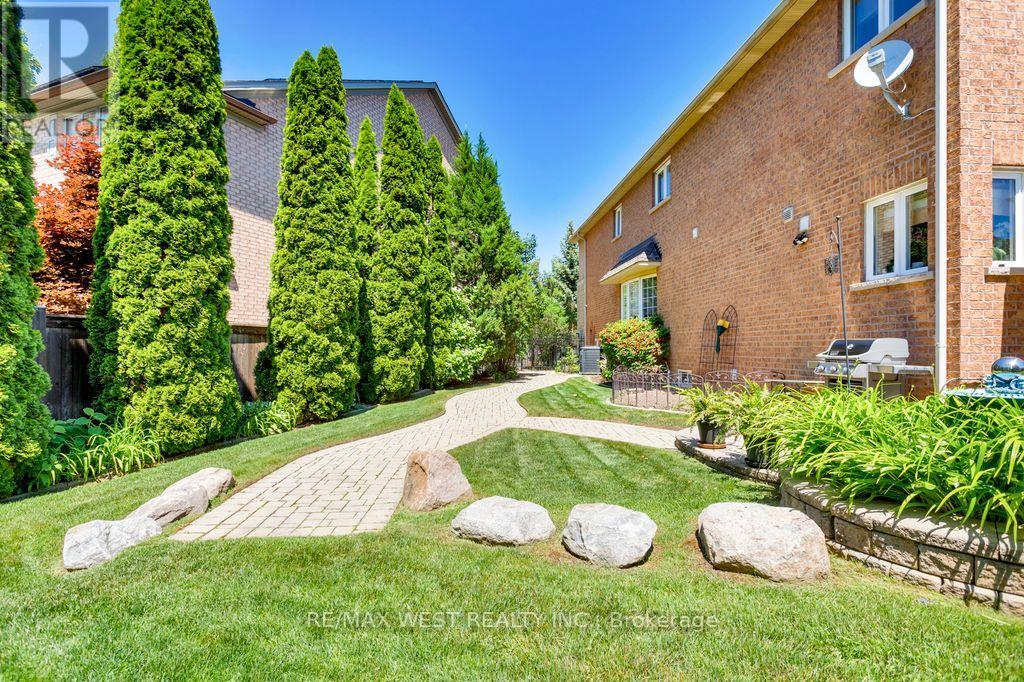 3338 Fox Run Circle, Oakville, Ontario  L6L 6W4 - Photo 11 - W13449834