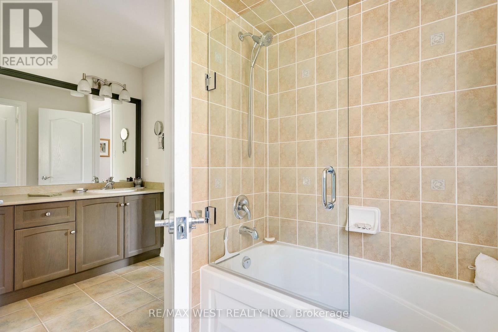 3338 Fox Run Circle, Oakville, Ontario  L6L 6W4 - Photo 23 - W13449834