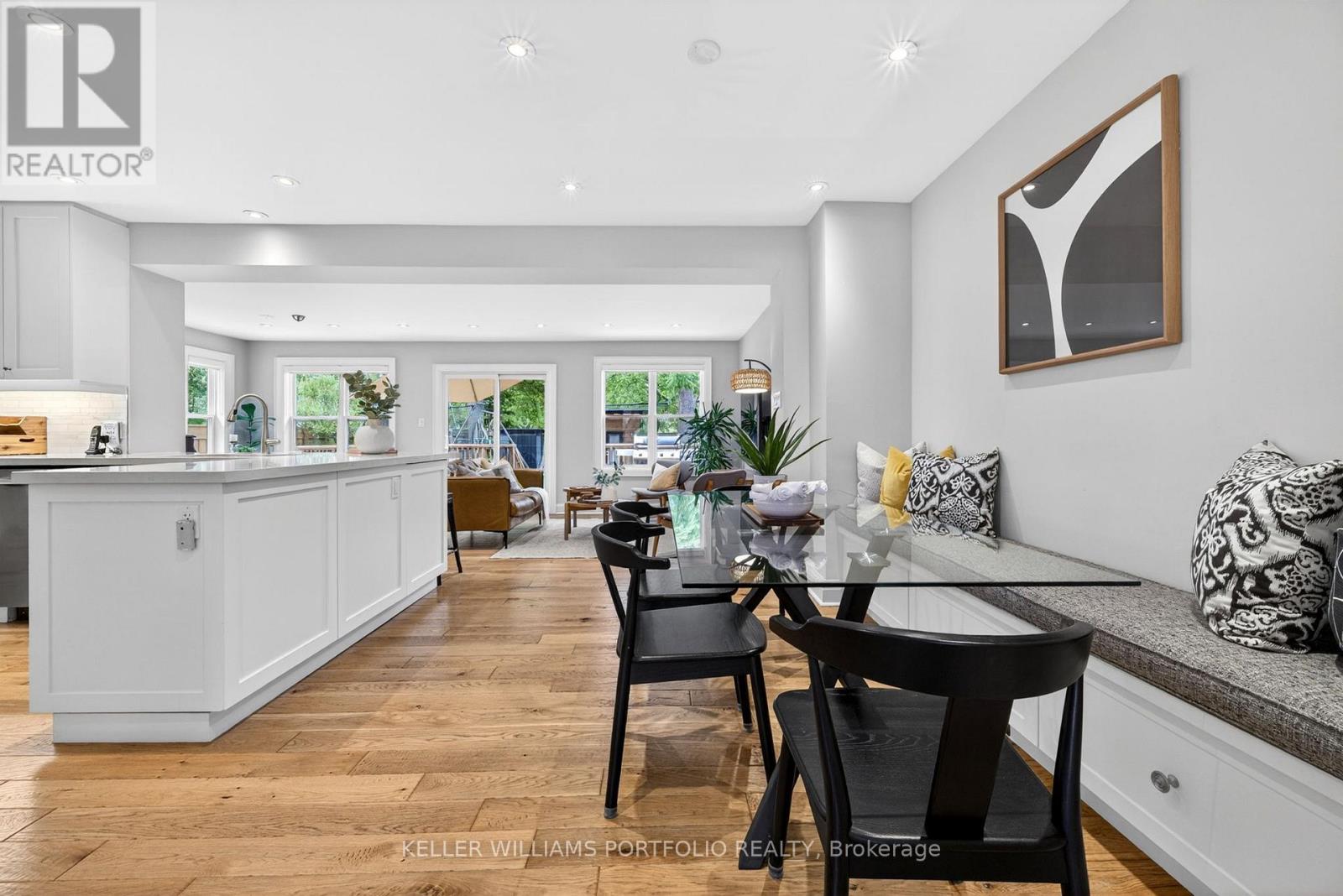 12 Glenaden Avenue E, Toronto, Ontario  M8Y 2L3 - Photo 12 - W13449916
