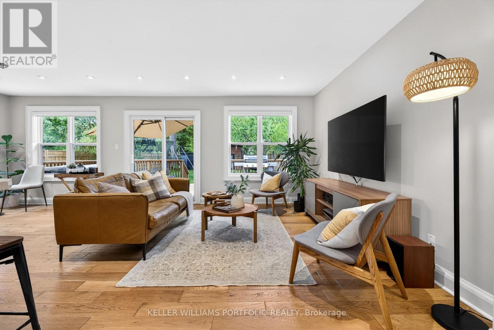 12 Glenaden Avenue E, Toronto, Ontario  M8Y 2L3 - Photo 15 - W13449916
