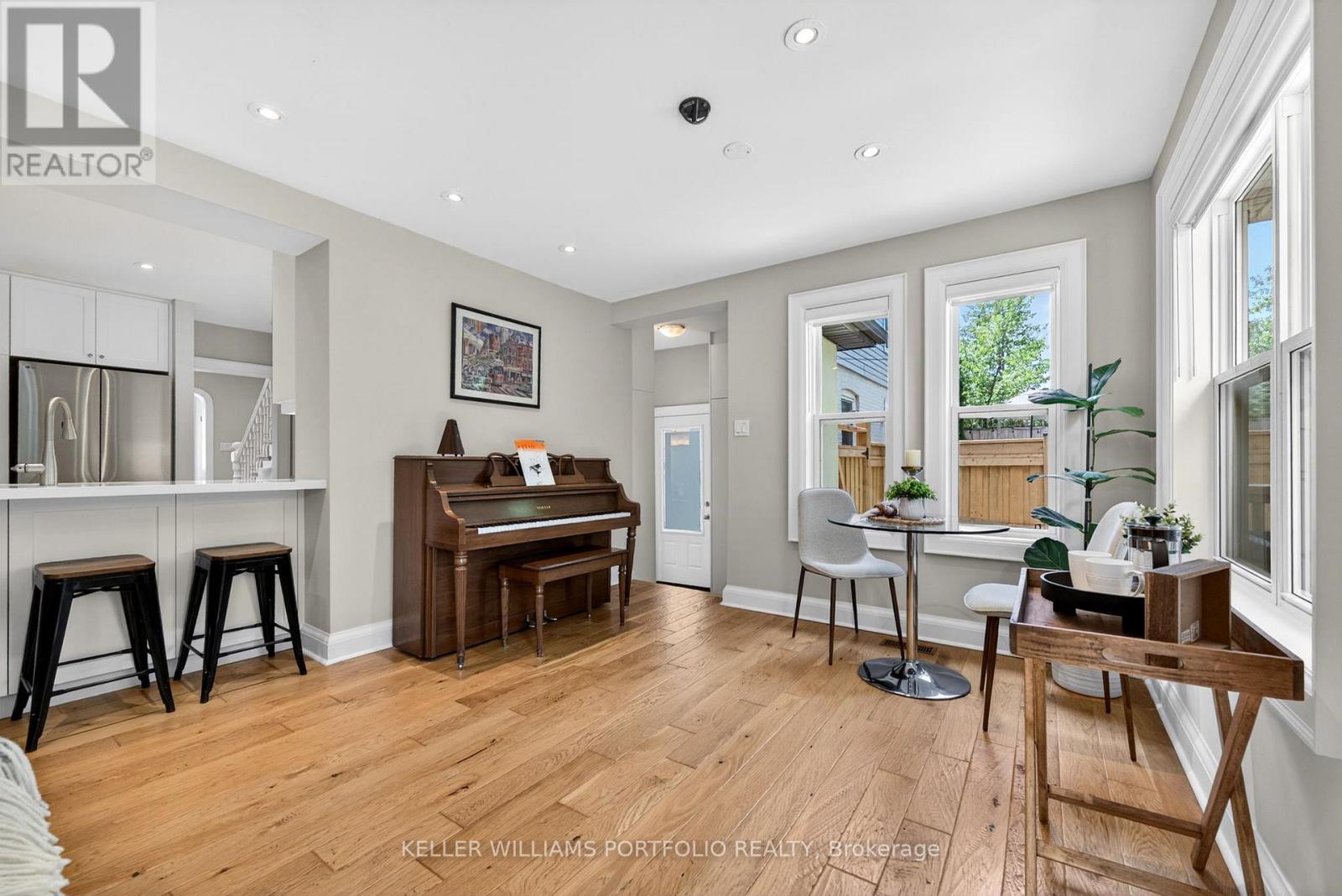12 Glenaden Avenue E, Toronto, Ontario  M8Y 2L3 - Photo 18 - W13449916