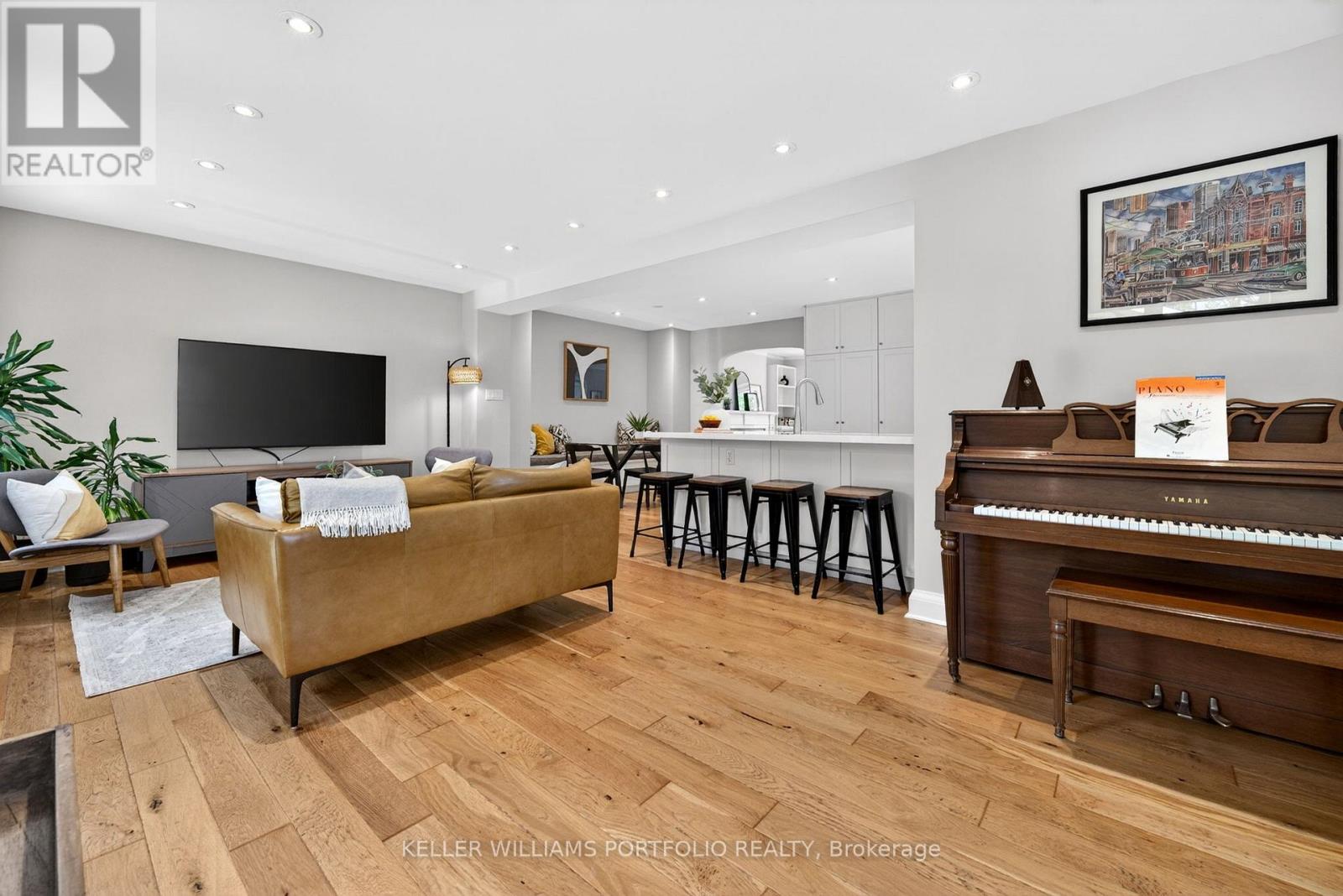 12 Glenaden Avenue E, Toronto, Ontario  M8Y 2L3 - Photo 19 - W13449916