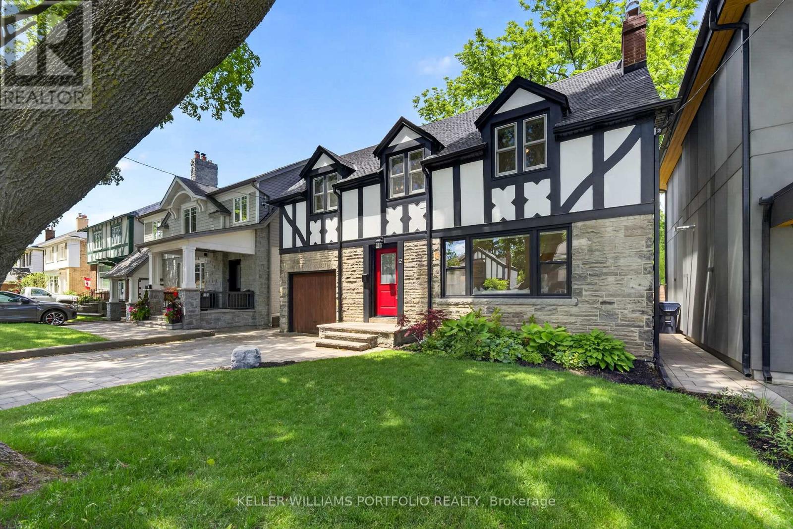 12 Glenaden Avenue E, Toronto, Ontario  M8Y 2L3 - Photo 2 - W13449916