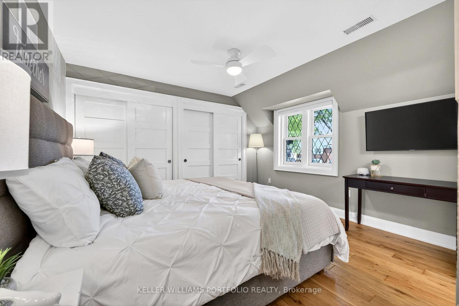 12 Glenaden Avenue E, Toronto, Ontario  M8Y 2L3 - Photo 23 - W13449916