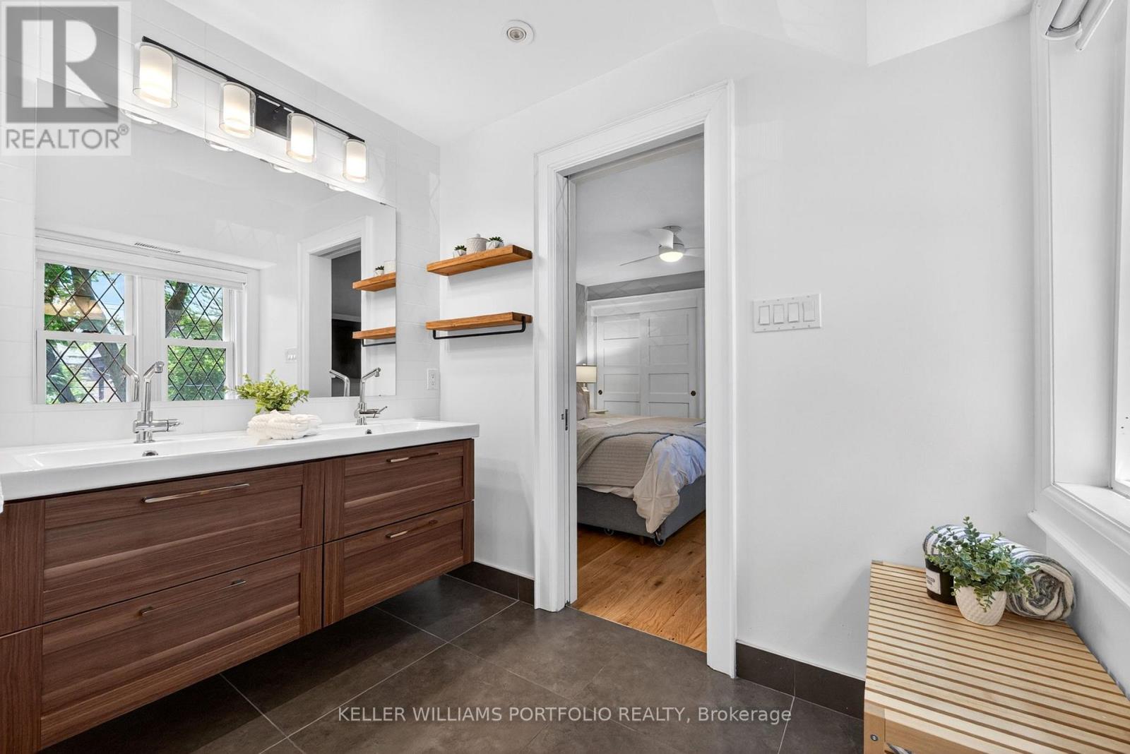 12 Glenaden Avenue E, Toronto, Ontario  M8Y 2L3 - Photo 25 - W13449916