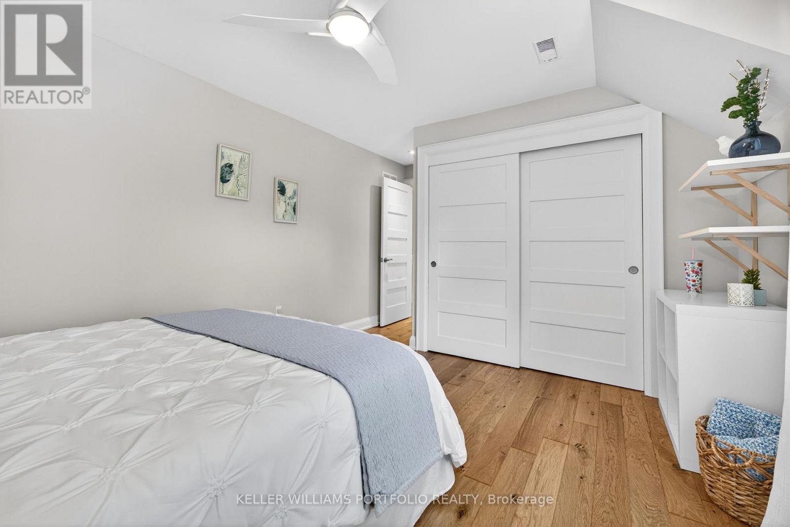 12 Glenaden Avenue E, Toronto, Ontario  M8Y 2L3 - Photo 27 - W13449916