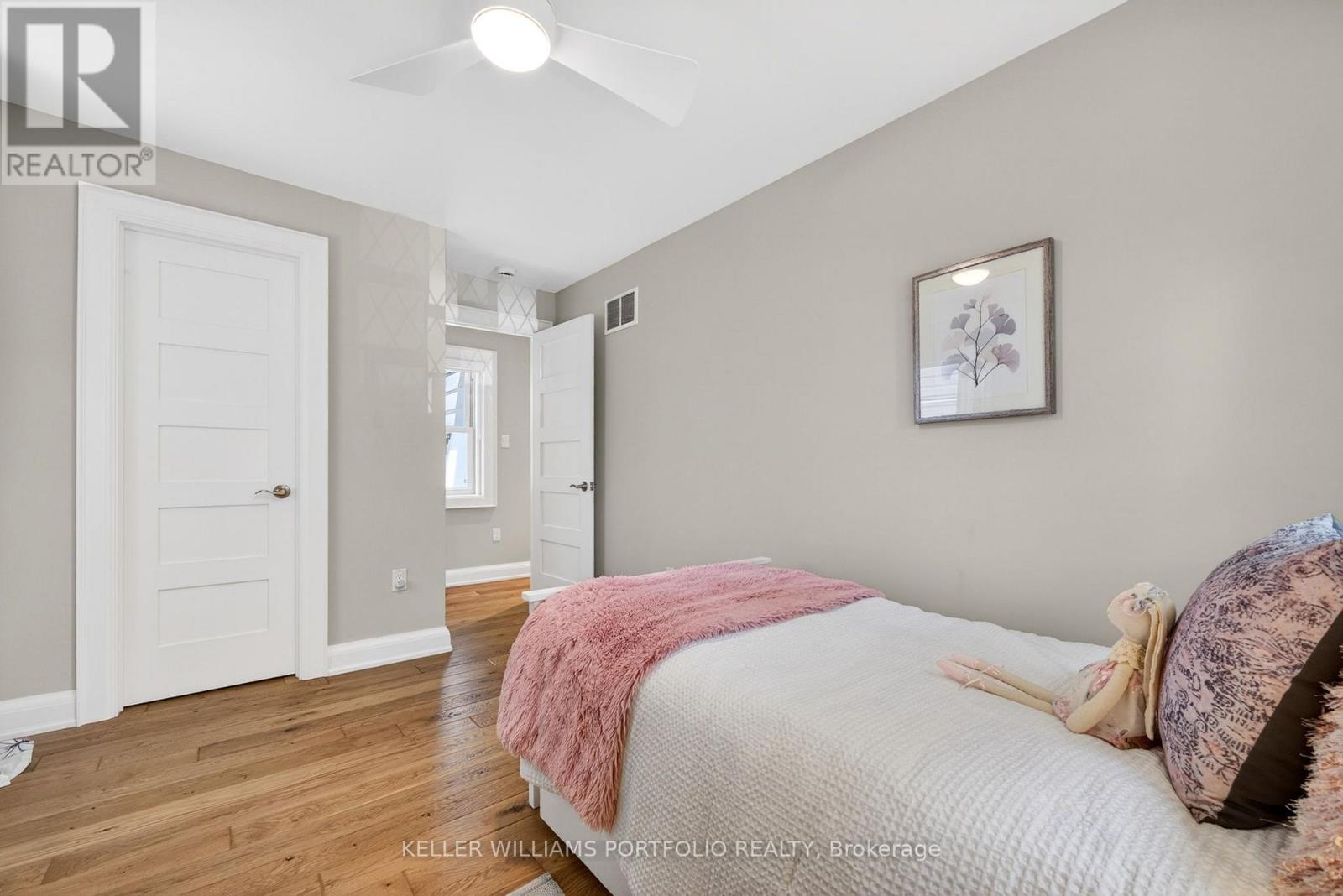 12 Glenaden Avenue E, Toronto, Ontario  M8Y 2L3 - Photo 29 - W13449916