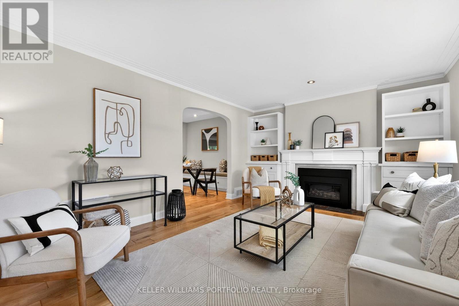 12 Glenaden Avenue E, Toronto, Ontario  M8Y 2L3 - Photo 4 - W13449916