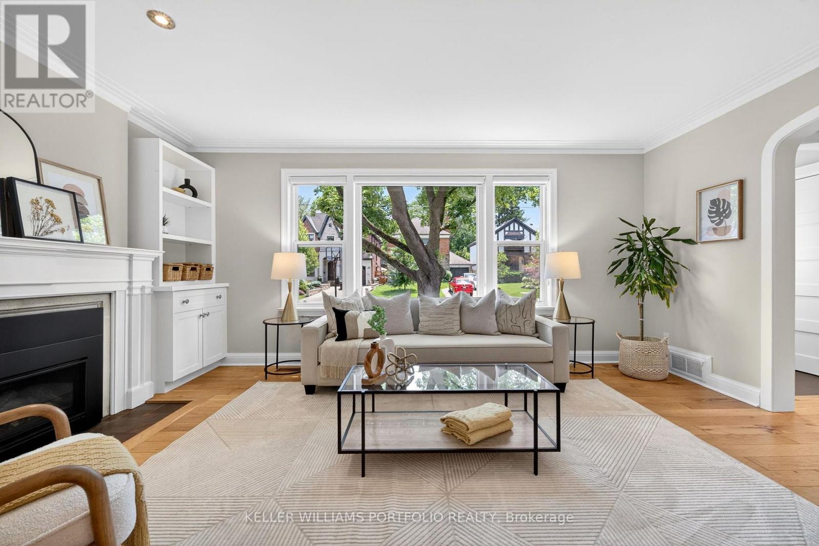 12 Glenaden Avenue E, Toronto, Ontario  M8Y 2L3 - Photo 6 - W13449916