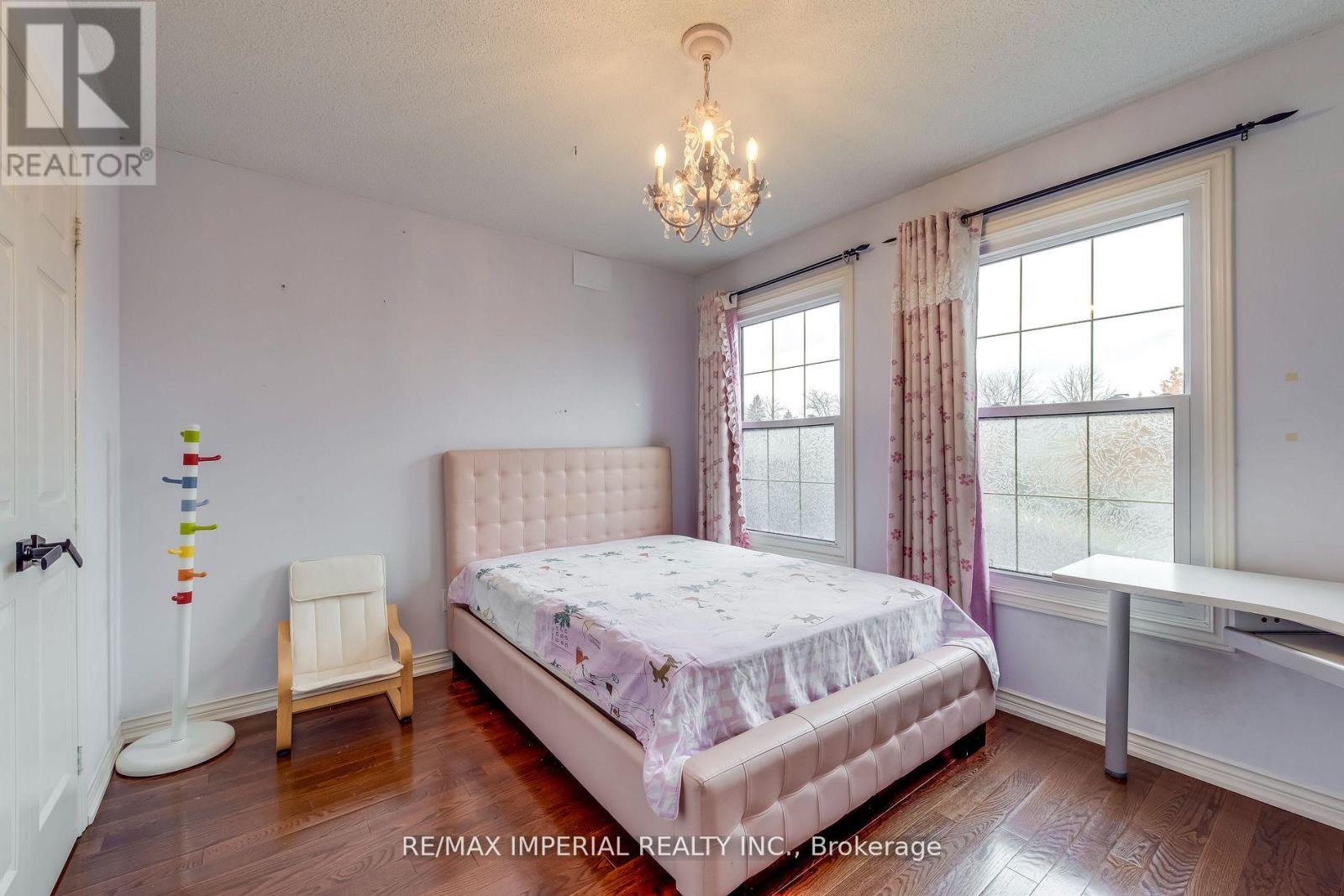 2800 Huntingdon Trail S, Oakville, Ontario  L6J 6Y4 - Photo 12 - W13449930
