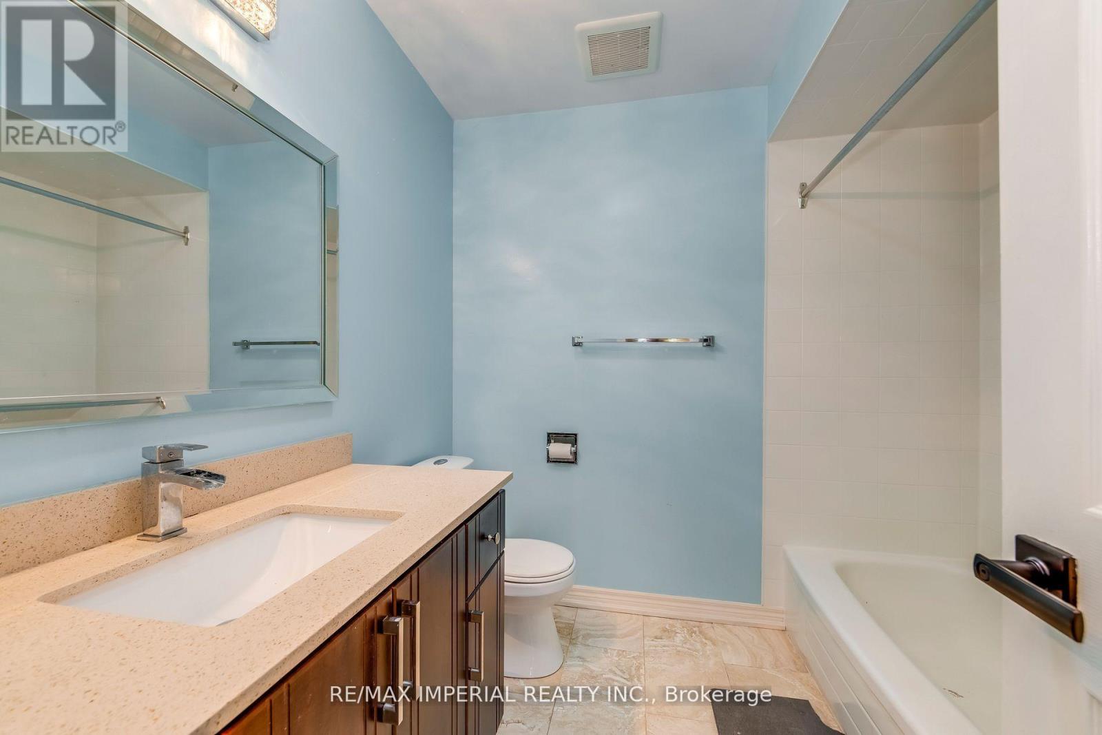 2800 Huntingdon Trail S, Oakville, Ontario  L6J 6Y4 - Photo 13 - W13449930