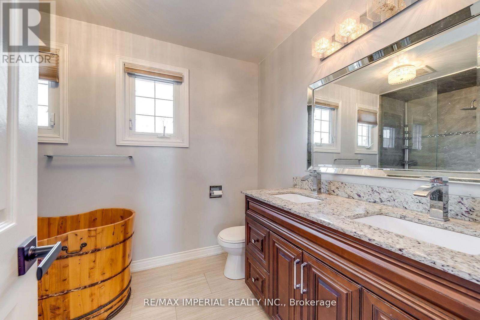 2800 Huntingdon Trail S, Oakville, Ontario  L6J 6Y4 - Photo 15 - W13449930
