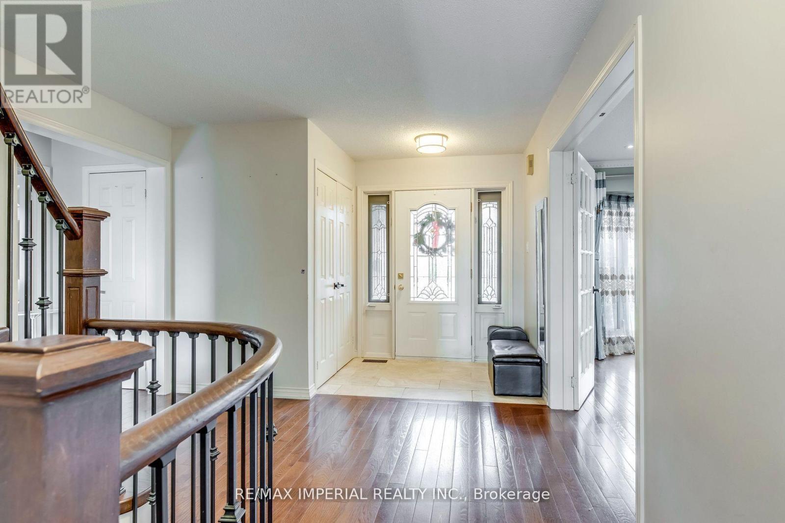 2800 Huntingdon Trail S, Oakville, Ontario  L6J 6Y4 - Photo 4 - W13449930