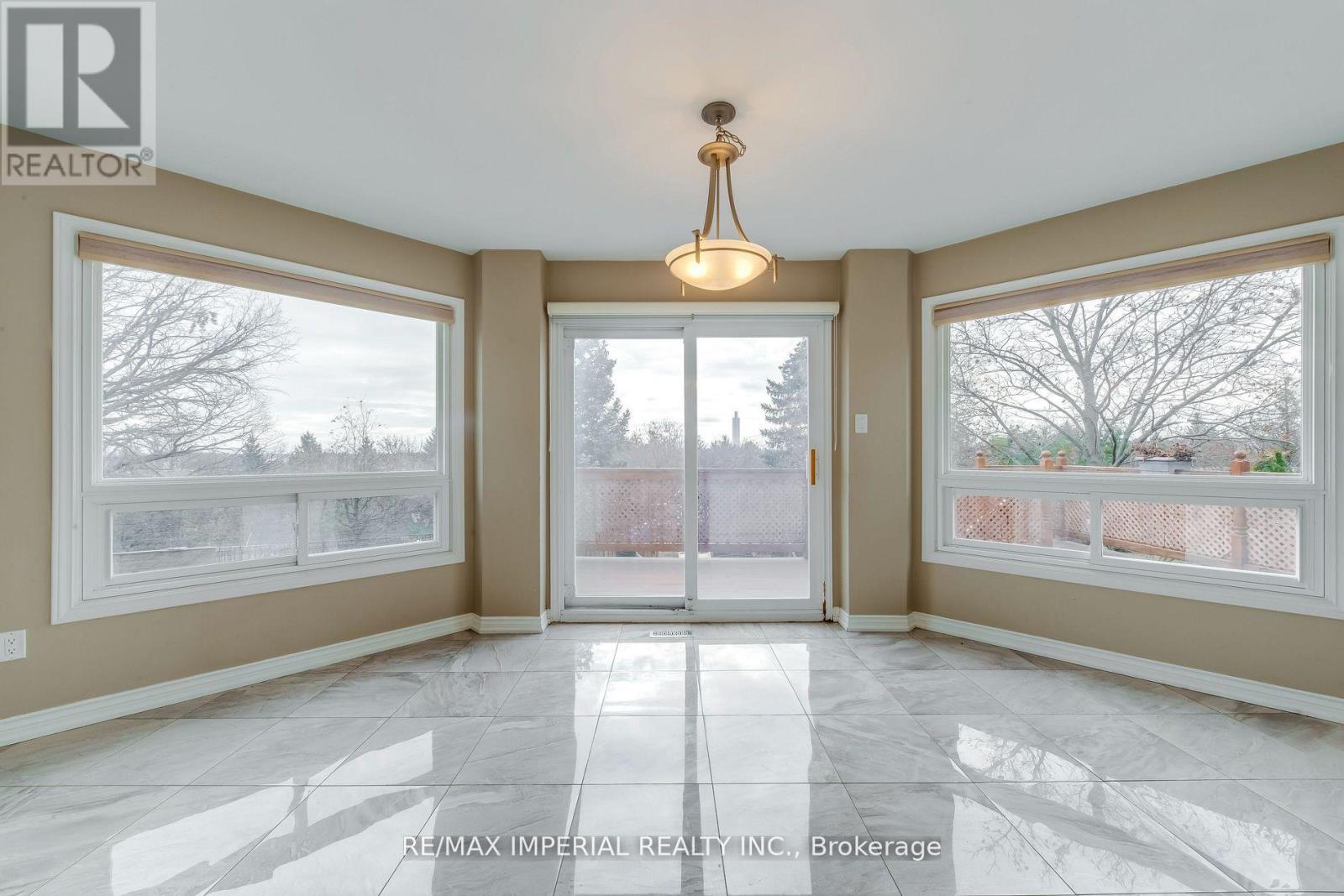 2800 Huntingdon Trail S, Oakville, Ontario  L6J 6Y4 - Photo 7 - W13449930
