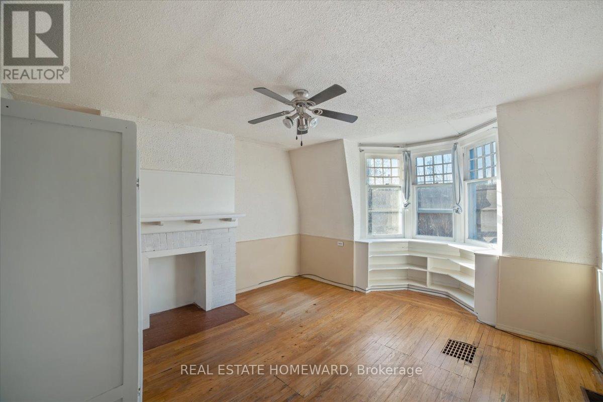 2nd Flr - 697 Dupont Street, Toronto, Ontario  M6G 1Z5 - Photo 2 - W13449948