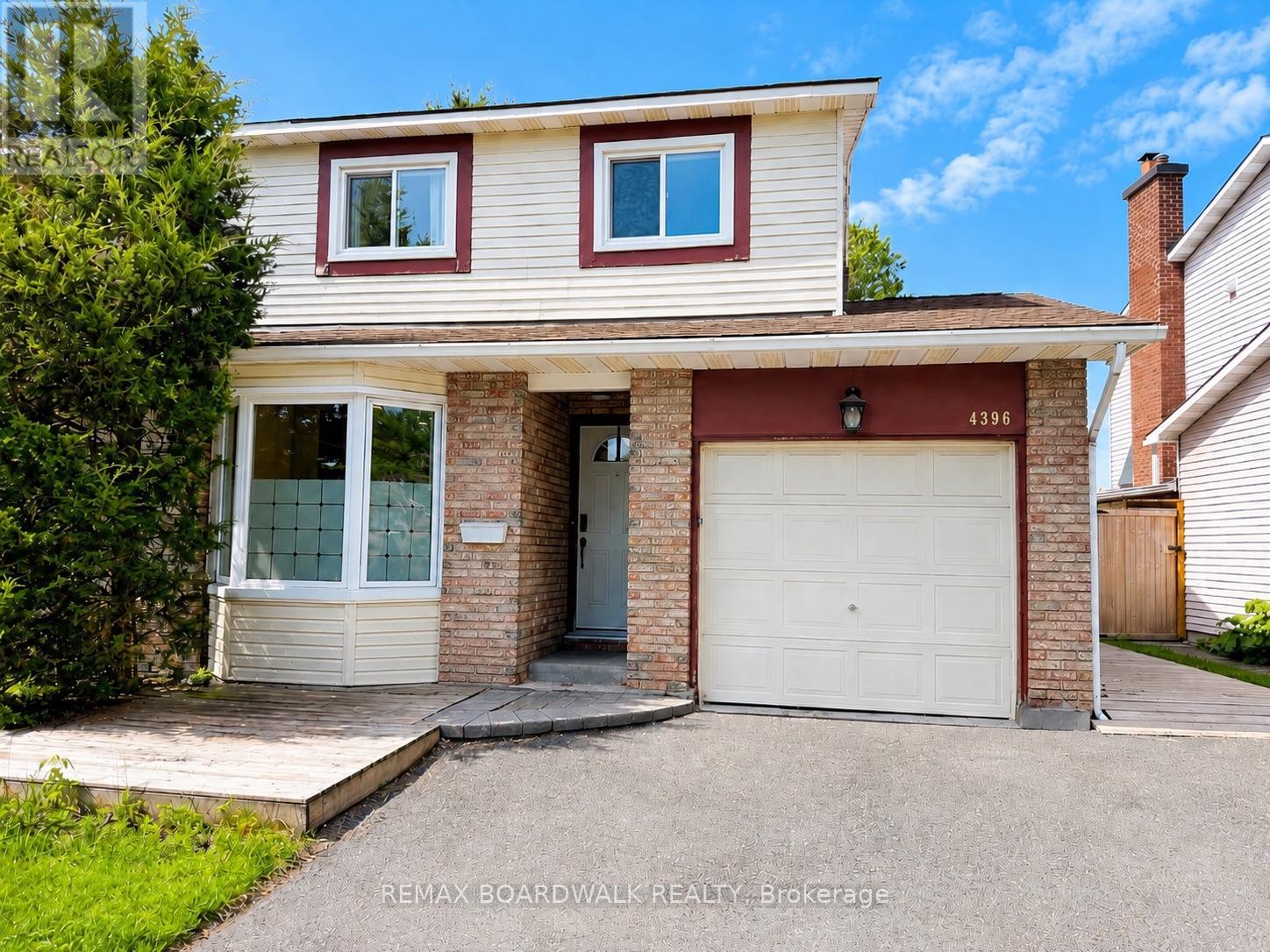 4396 WHITTAKER CRESCENT, Ottawa, Ontario