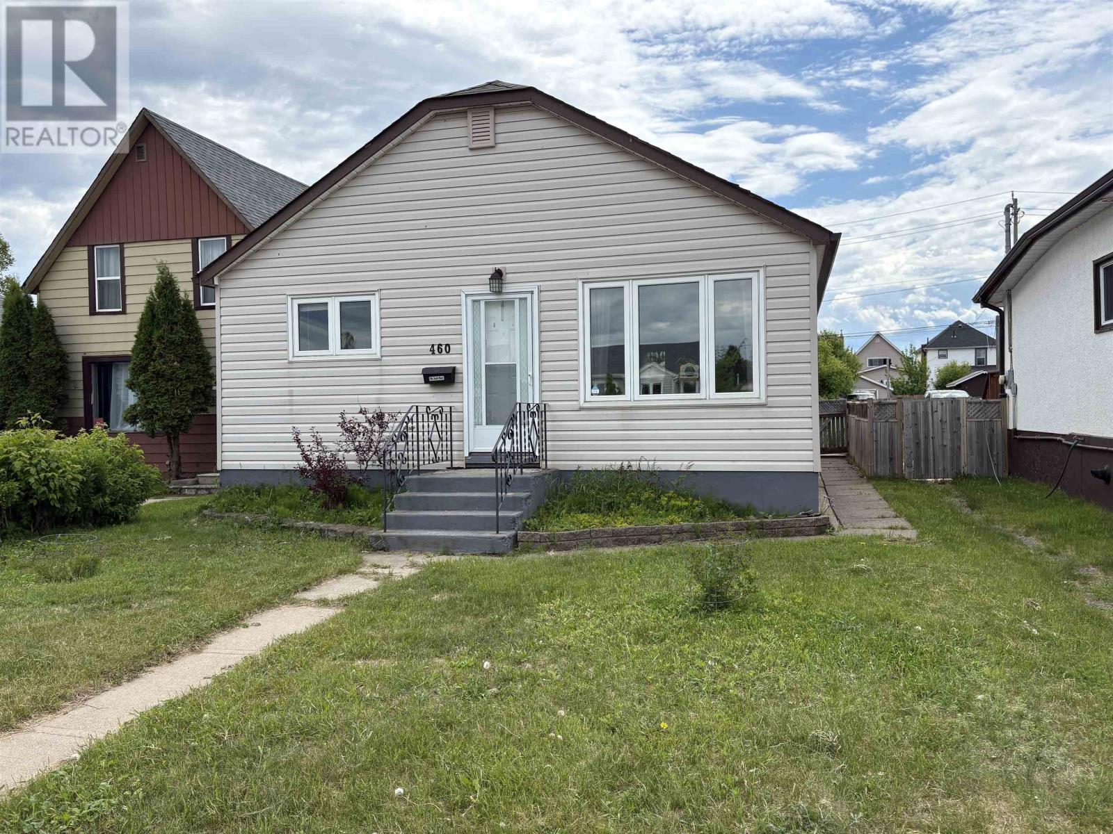 460 Mary St, Thunder Bay, Ontario  P7E 4K3 - Photo 1 - TB2601524