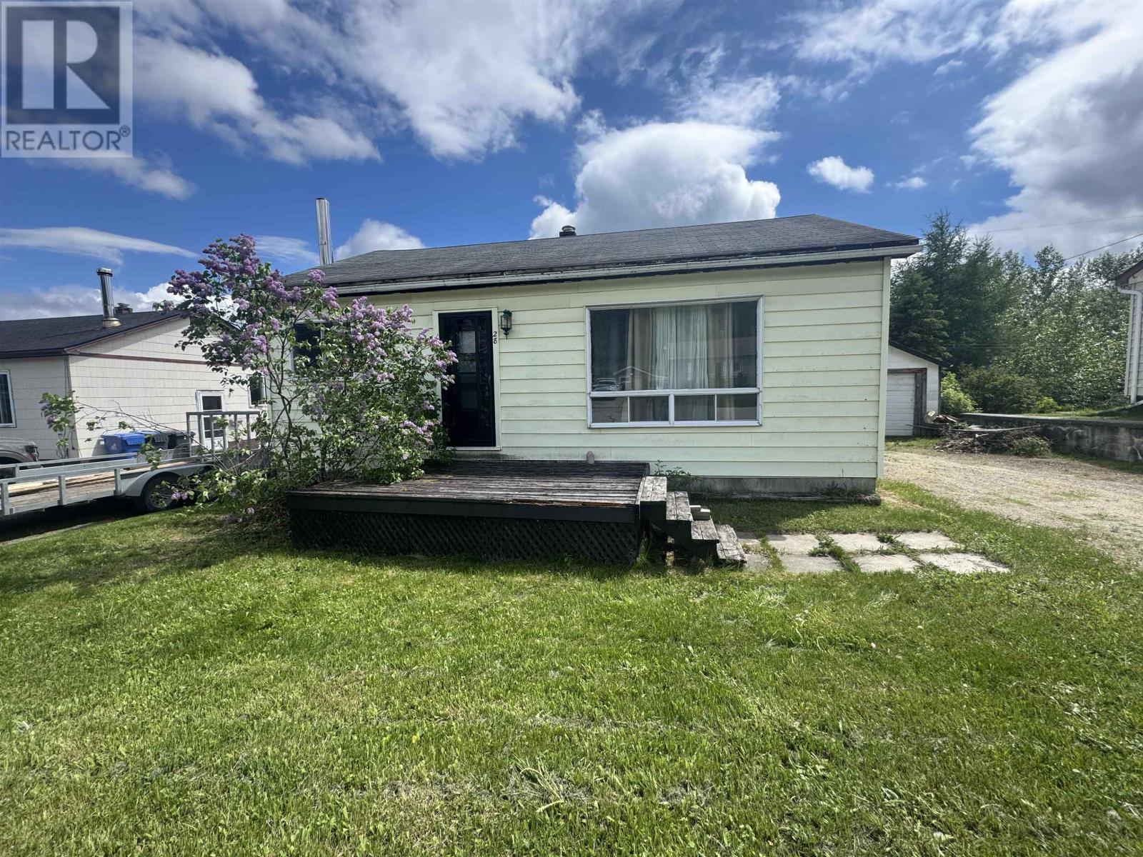 28 Warbler Drive, Manitouwadge, Ontario  P0T 2C0 - Photo 2 - TB2601529