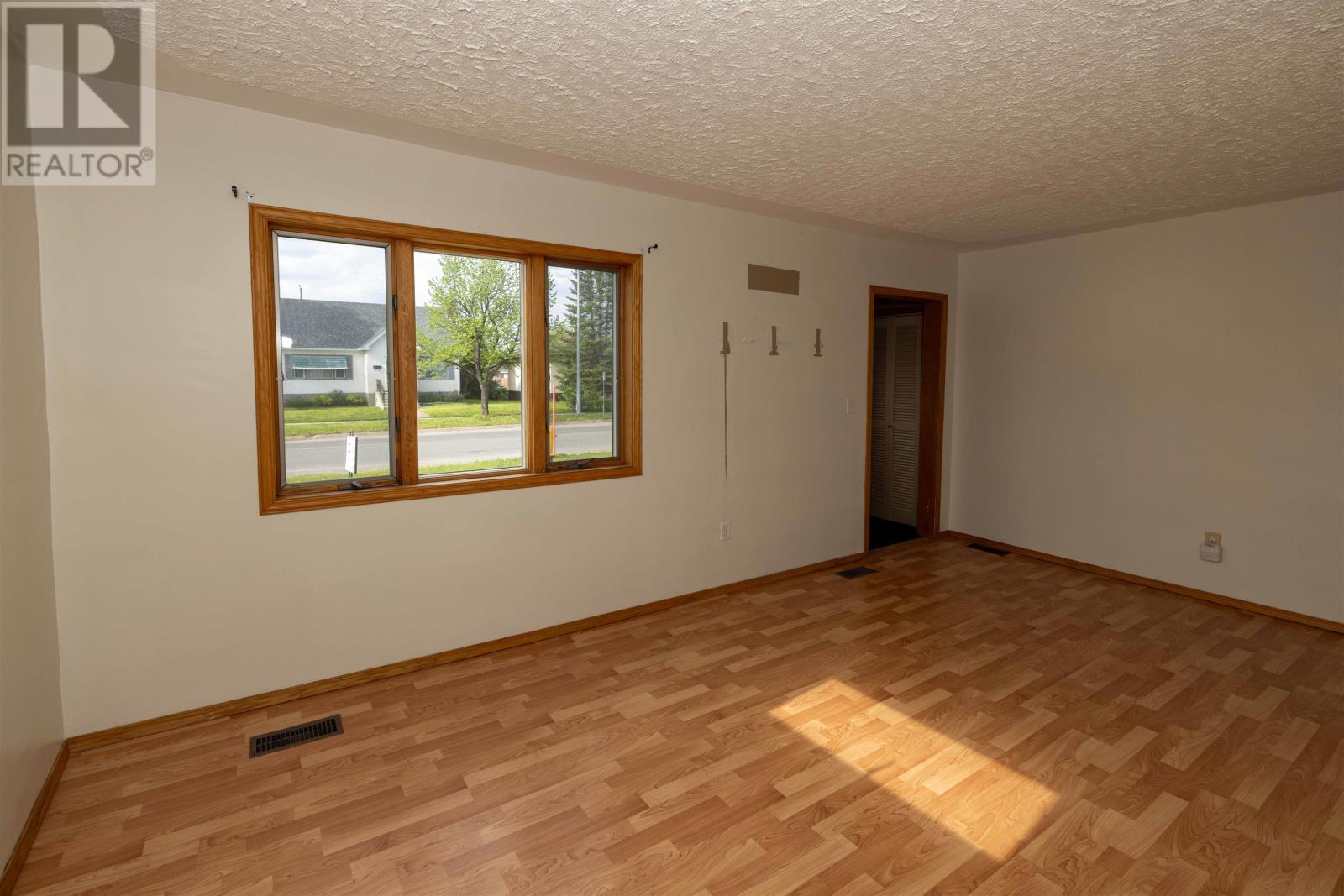 1418 Frederica St. W, Thunder Bay, Ontario  P7E 3Y8 - Photo 4 - TB2601530