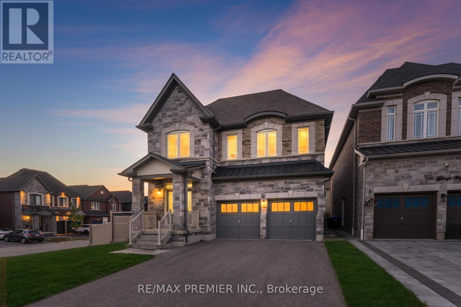 122 MCKENZIE WAY, Bradford West Gwillimbury, Ontario
