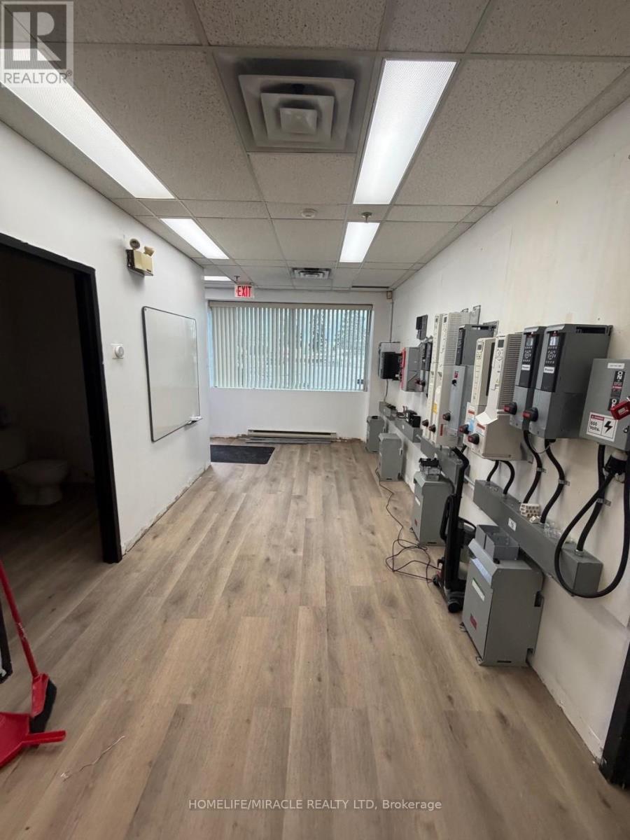 31 - 2800 Skymark Avenue, Mississauga, Ontario  L4W 5A6 - Photo 7 - W13449472
