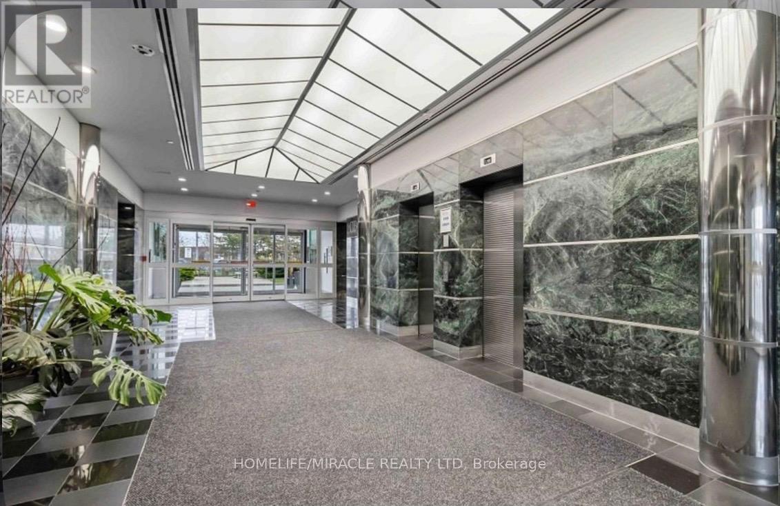 31 - 2800 Skymark Avenue, Mississauga, Ontario  L4W 5A6 - Photo 4 - W13449472