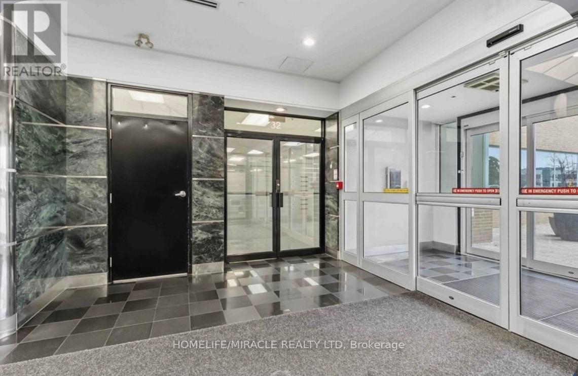 31 - 2800 Skymark Avenue, Mississauga, Ontario  L4W 5A6 - Photo 2 - W13449472