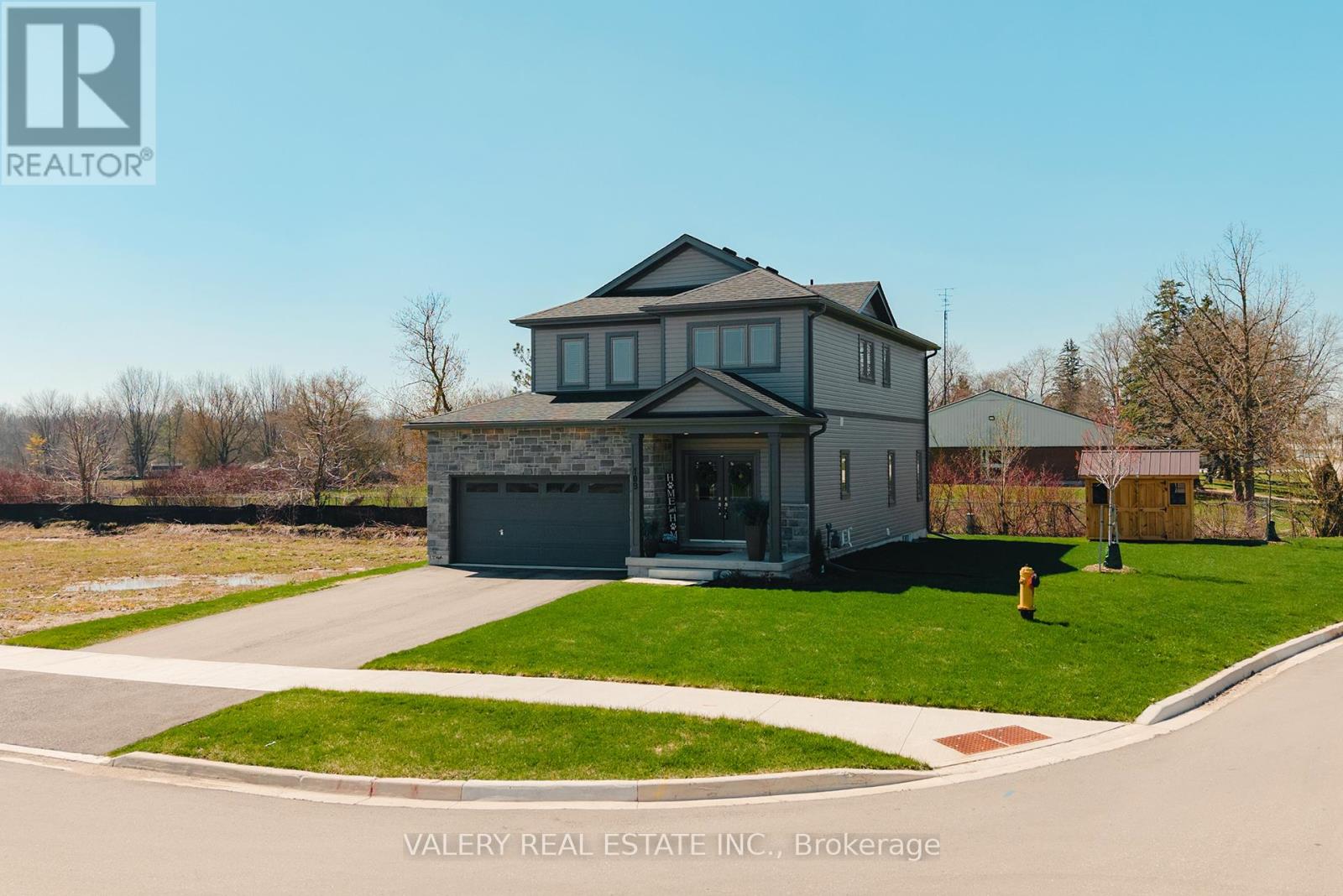 109 Ballantyne Avenue, North Perth, Ontario  N0G 1B0 - Photo 2 - X13449732