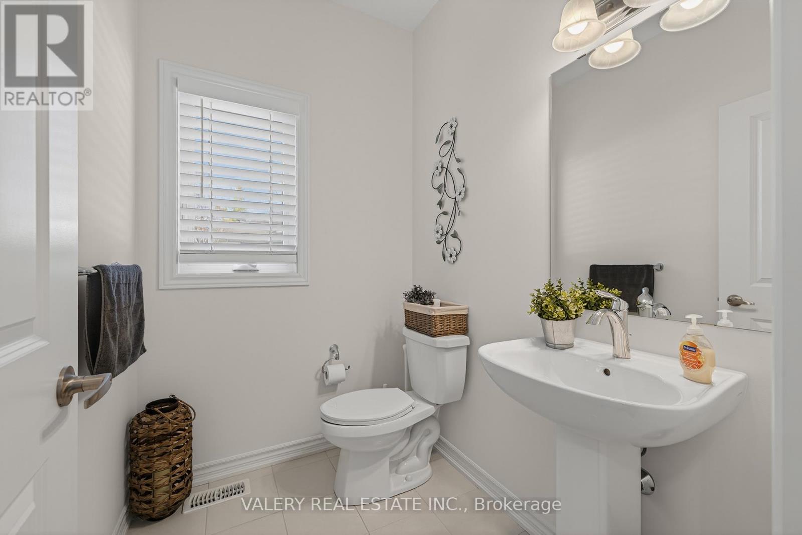 109 Ballantyne Avenue, North Perth, Ontario  N0G 1B0 - Photo 6 - X13449732
