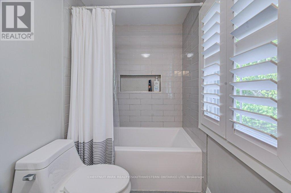 387 Stillmeadow Circle, Waterloo, Ontario  N2L 5M1 - Photo 27 - X13449772