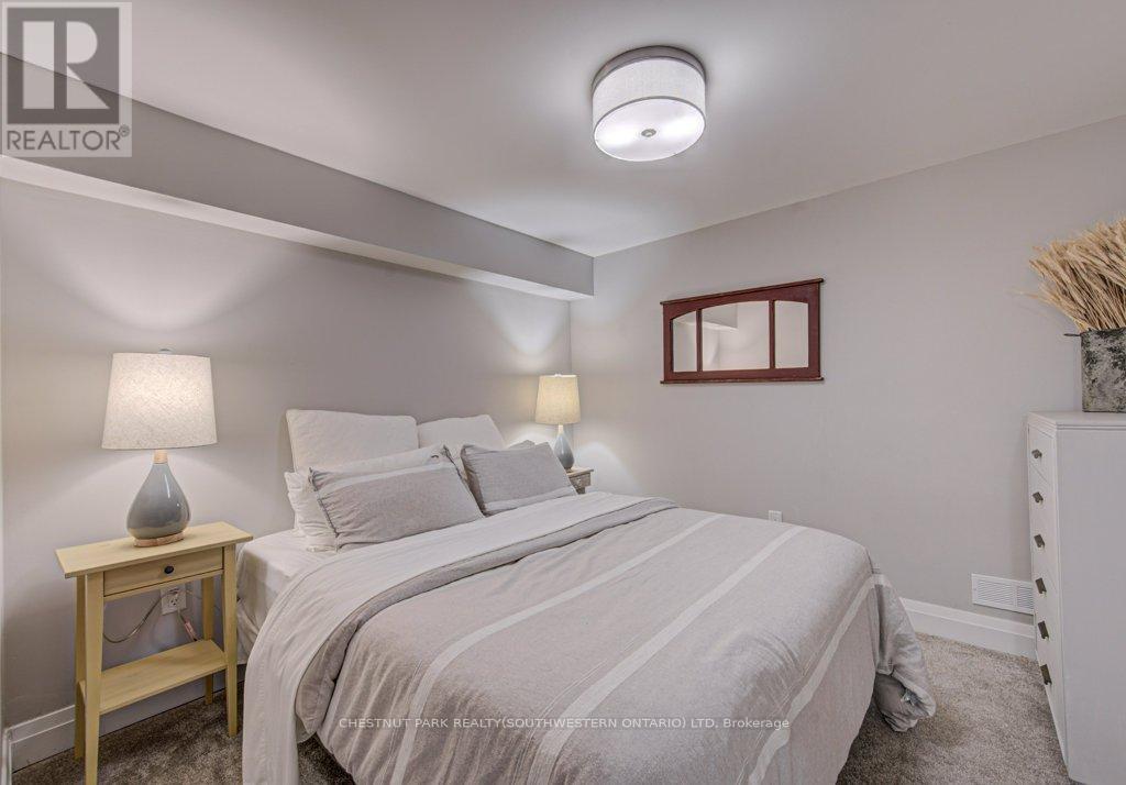 387 Stillmeadow Circle, Waterloo, Ontario  N2L 5M1 - Photo 37 - X13449772
