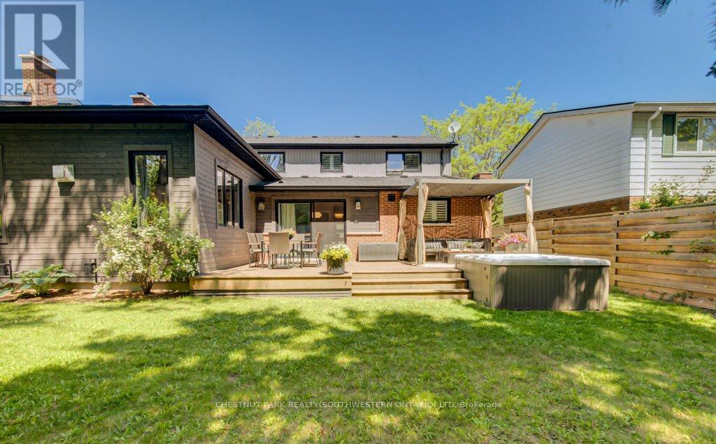 387 Stillmeadow Circle, Waterloo, Ontario  N2L 5M1 - Photo 40 - X13449772
