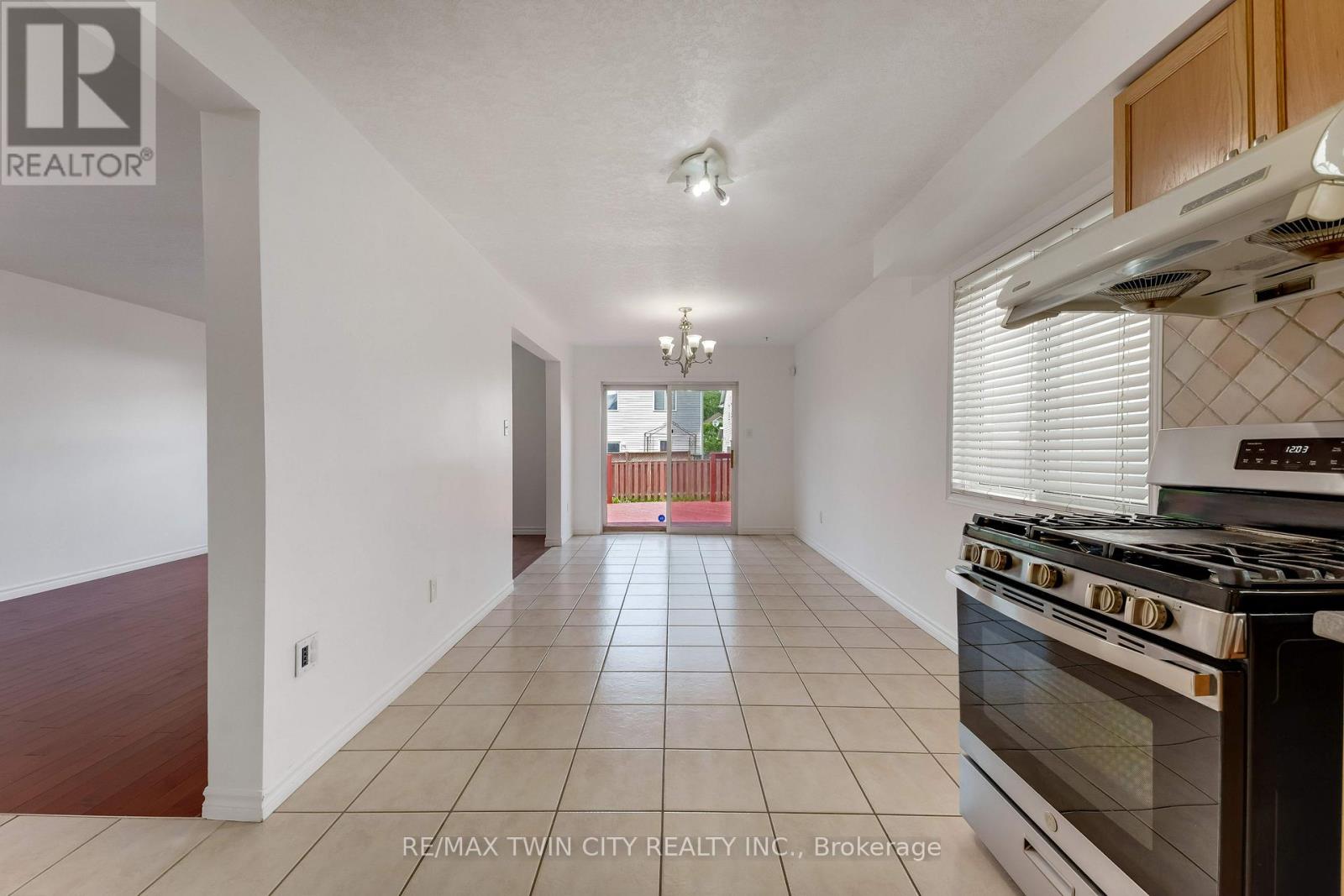 359 Highbrook Crescent, Kitchener, Ontario  N2E 3P5 - Photo 12 - X13449852
