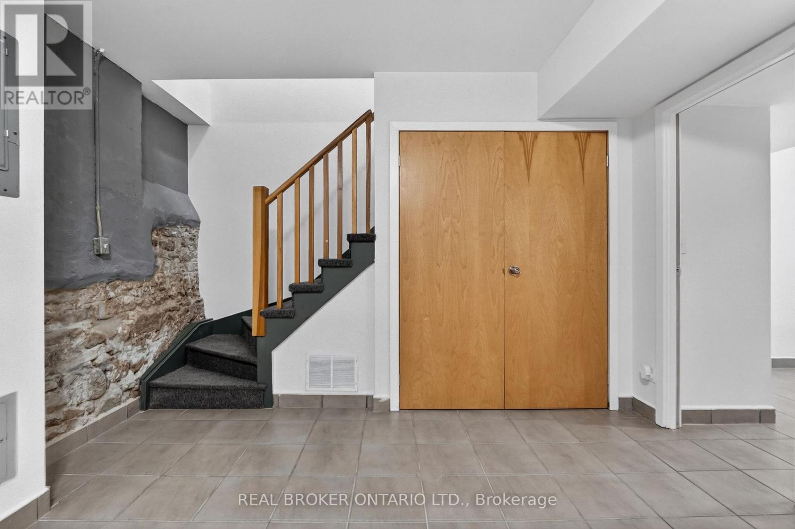 9 - 12 Bridgeport Road E, Waterloo, Ontario  N2J 2J3 - Photo 19 - X13449876
